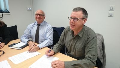 observatoire climat-énergie - signature protocole d'accord.JPG